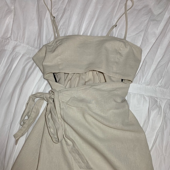 Forever 21 Dresses & Skirts - Wrap dress Forever 21 Dresses & Skirts - Wrap dress
